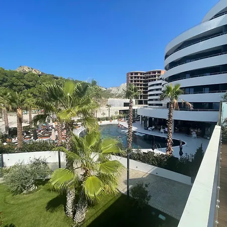 Currila White Hill Durrës