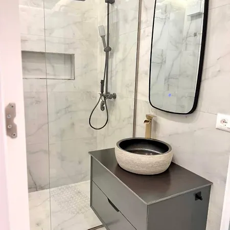 Apartment Currila White Hill