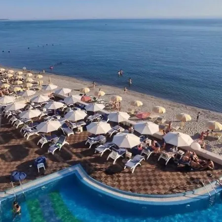 Currila White Hill Apartamento Durrës