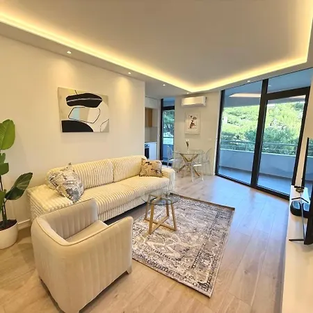 Currila White Hill Apartment